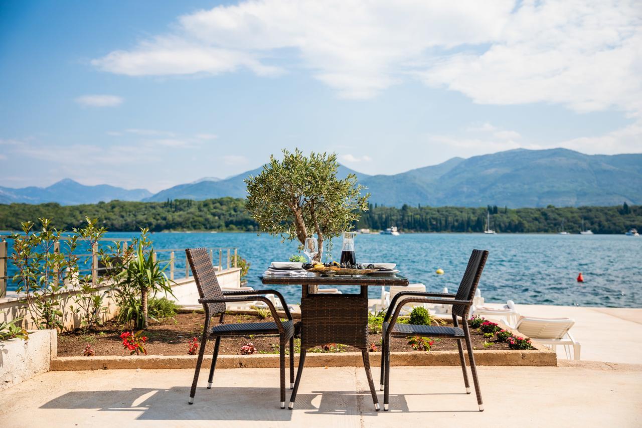 Apartmani Mia Tivat Exterior photo