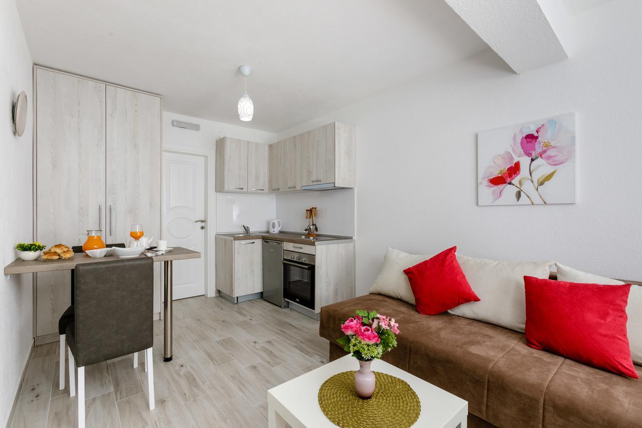 Apartmani Mia Tivat Exterior photo