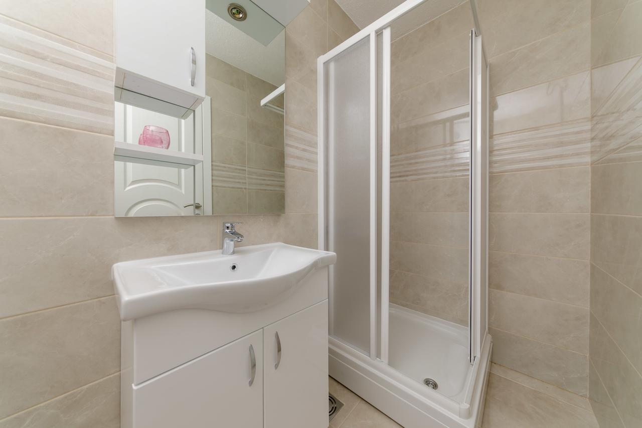 Apartmani Mia Tivat Exterior photo