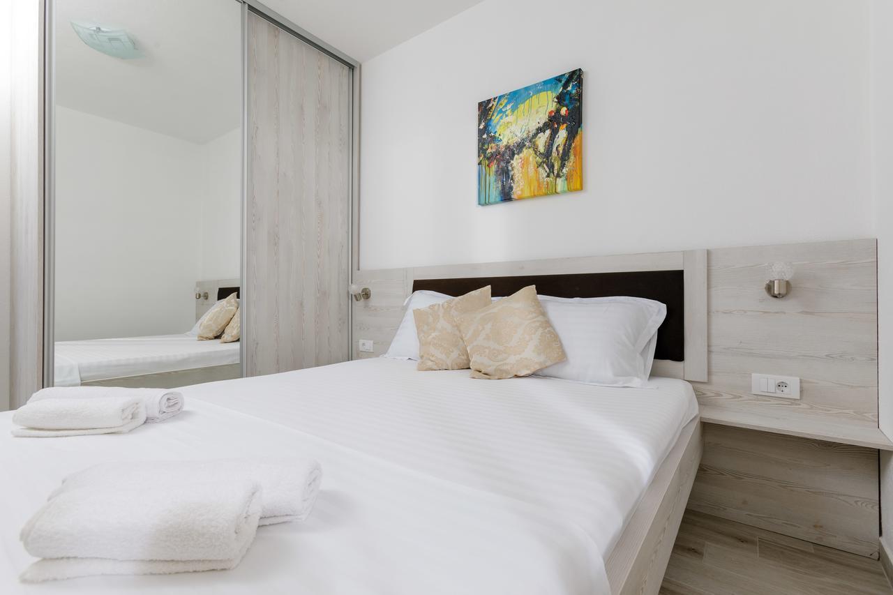 Apartmani Mia Tivat Exterior photo