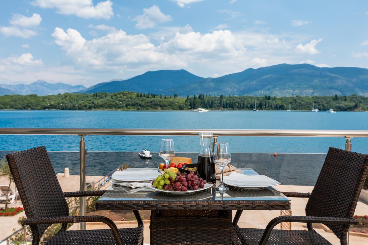Apartmani Mia Tivat Exterior photo